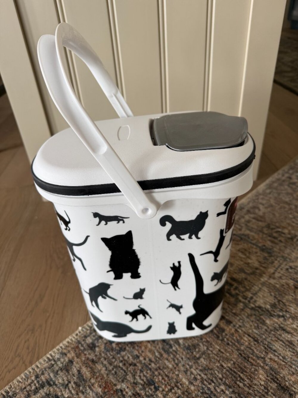 Cat Kobble Storage Bucket